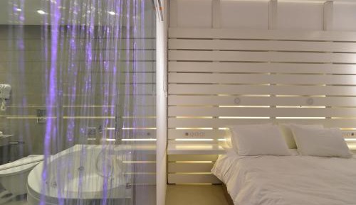 Two-Bedroom Suite with Sea View