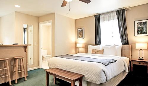 Two-Bedroom Suite - Non-Smoking