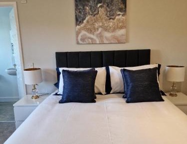 Deluxe Double Room with Shower