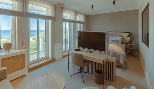 Junior Suite with Balcony