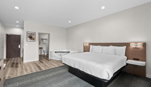 Superior King Suite
