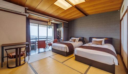 Japanese-Style Twin Room with Ocean View (2 adult)