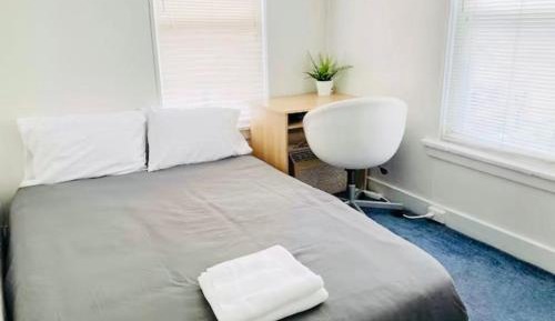 Queen Room with Shared Bathroom