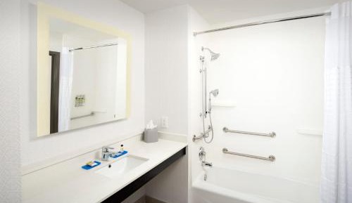 King Room - Mobility Access/Hearing Accessible