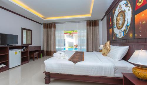 Deluxe Double or Twin Room with Pool View