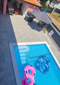 Apartment with Pool View 