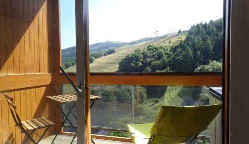 Studio with Mountain View