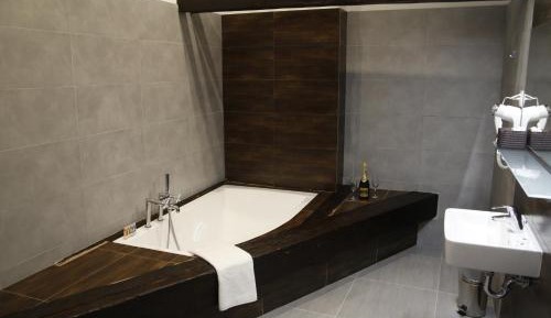 Deluxe Twin Room with Bath
