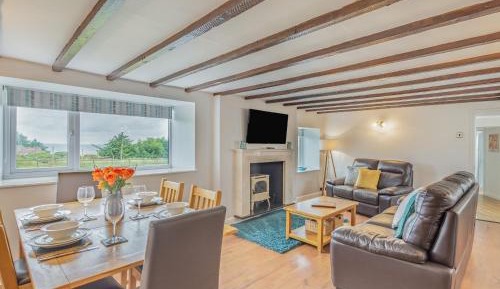 Two-Bedroom Holiday Home