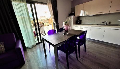 Deluxe One-Bedroom Apartment with Balcony and Lake View