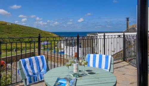 Two-Bedroom Apartment with Sea View