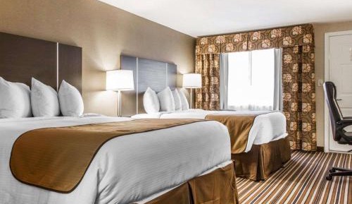 Queen Room with Two Queen Beds - Non-Smoking