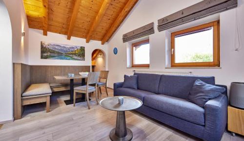 Apartment with Mountain View