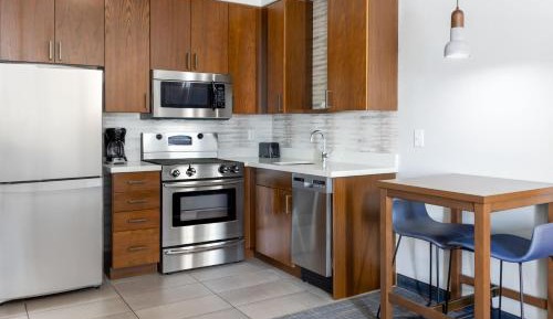 1 Bedroom Suite, 1 King, Sofa bed
