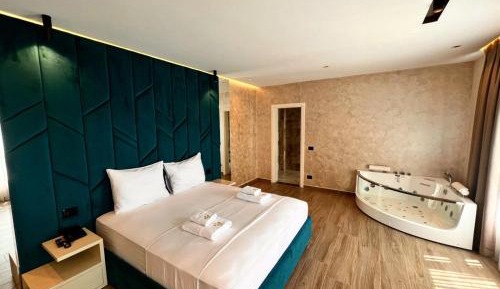 Deluxe Suite with Sea View