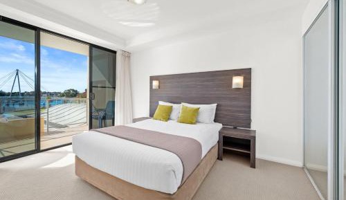 Two-Bedroom Apartment with Marina View