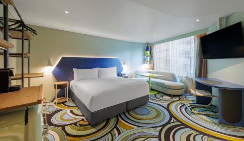 Adge King Room
