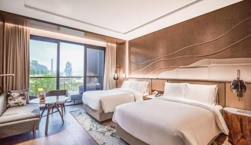 Deluxe Garden-View Twin Room