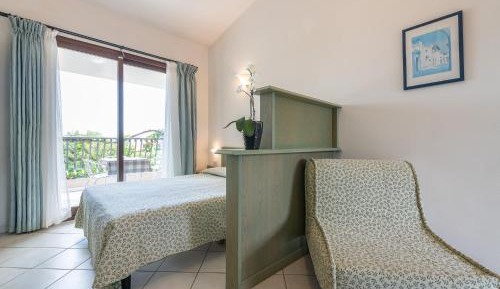 Studio (3 Adults)