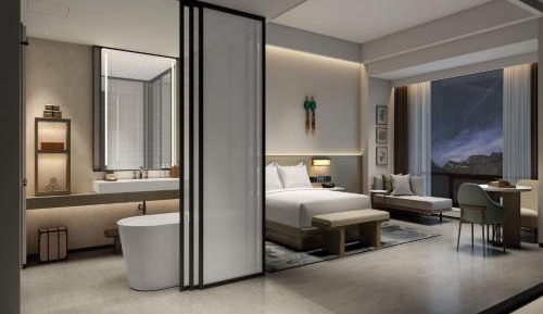Executive Panorama King Room with Balcony and City View