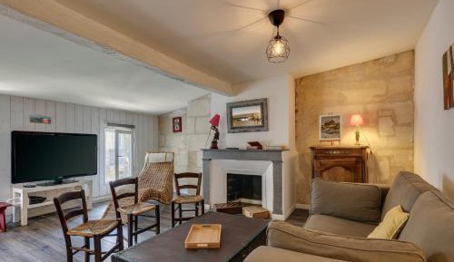 Superior One-Bedroom Apartment