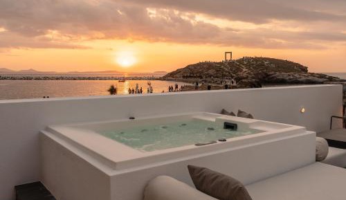 Temple Sea View Grande Suite with Outdoor Jacuzzi