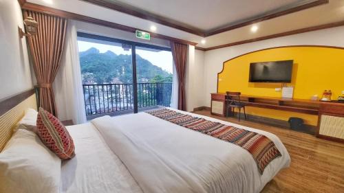 Double Room with Mountain View