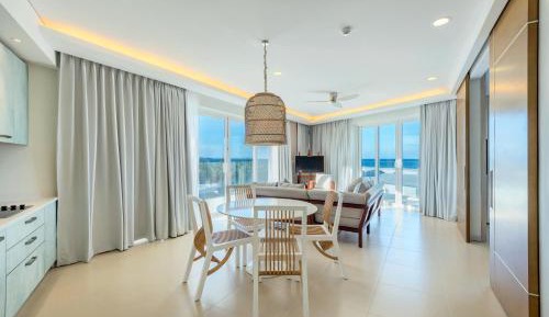 Premier Suite One Bedroom Pool View