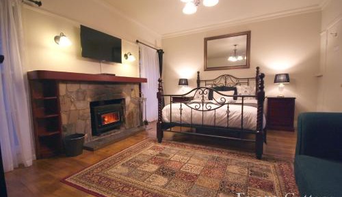 Evora Cottage 