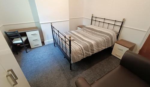 Standard Double Room with Shared Bathroom