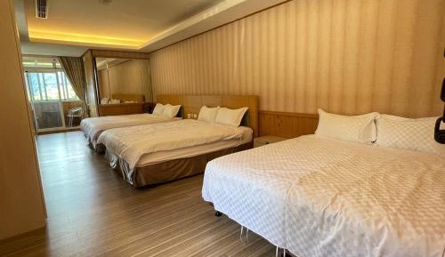 Deluxe Family Room