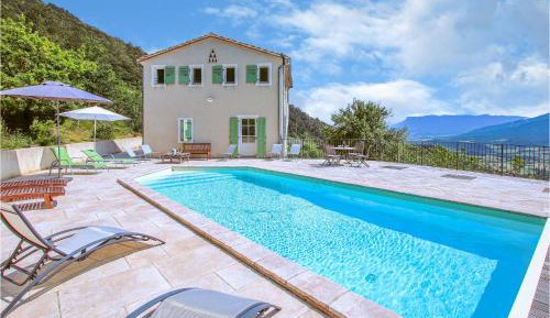 Four-Bedroom Holiday Home