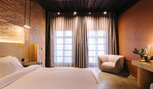 Deluxe King Room