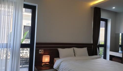 Deluxe Room (2 Adults + 1 Child)