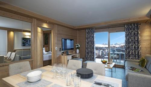 Two-Bedroom Apartment Comfort with Spa Access