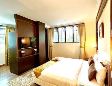 Deluxe King Room