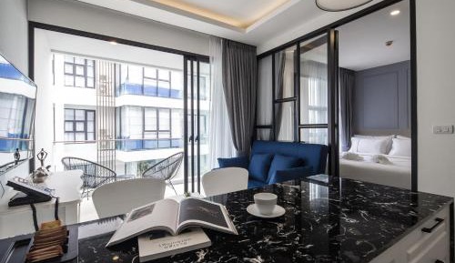 Deluxe Double or Twin Room with Pool View