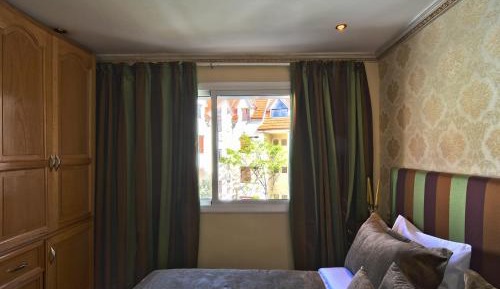 Deluxe Single Suite