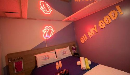 Double or Twin Room with Shower