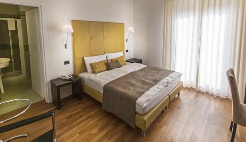 Double Room with Lake View