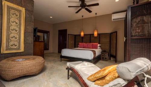 Deluxe Room (2 Adults + 1 Child)