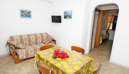 Two-Bedroom Apartment (5 Adults)