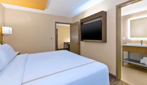 Junior King Suite