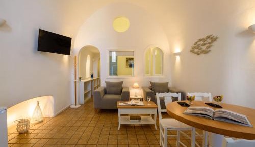 Junior Suite with Hot Tub & Caldera View