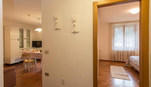 One-Bedroom Apartment (5 Adults)