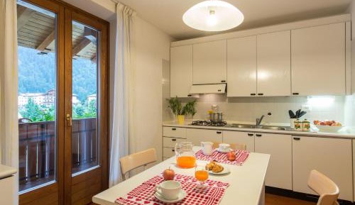 One-Bedroom Apartment (4 Adults)
