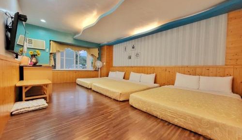 Family Room with Mountain View