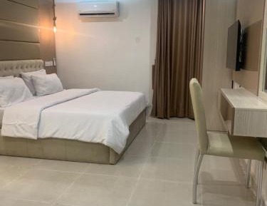 Deluxe King Room