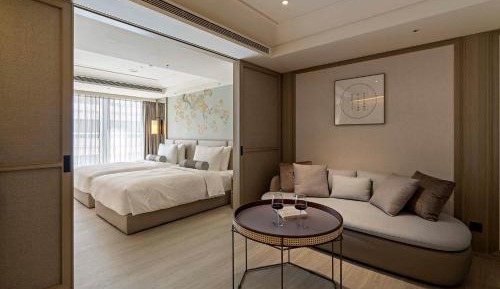 Twin Room with City View