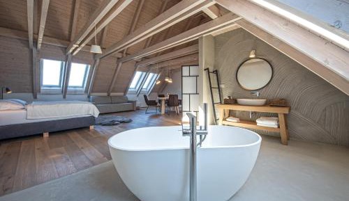 Deluxe Double Room with Bath